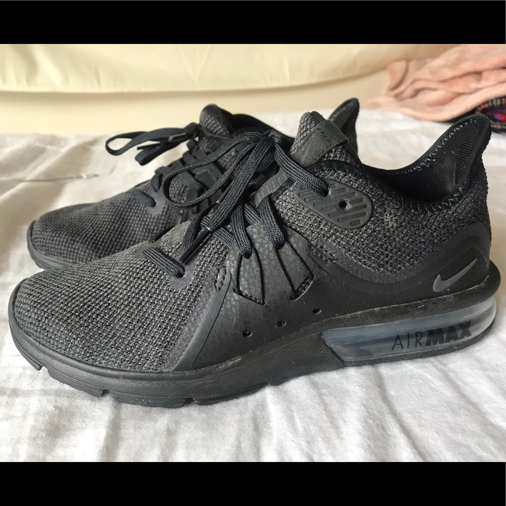 Black nike AirMax